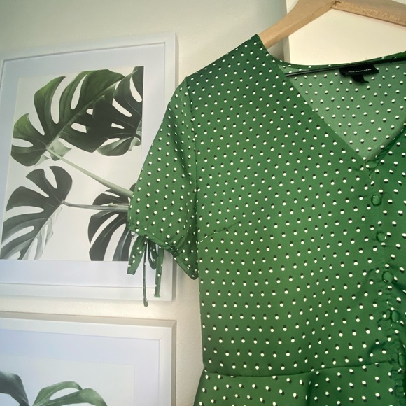 Who What Wear Green Polkadot Short Sleeve Top - Picture 5 of 7